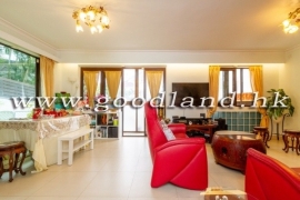 SAI KUNG Mid Level Village House For Sale | 5 Bedrooms, Spacious Layout & Parking Nearby