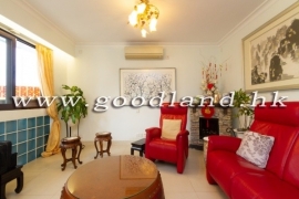 SAI KUNG Mid Level Village House For Sale | 5 Bedrooms, Spacious Layout & Parking Nearby