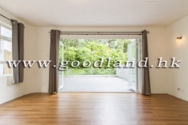 SAI KUNG Village House For Sale | Resort Style Complex, Communal Pool & Garden