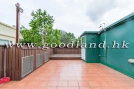 SAI KUNG Village House For Sale | Resort Style Complex, Communal Pool & Garden