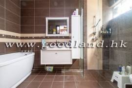 SAI KUNG Lower Duplex Village House For Sale | Garden, Open Plan Layout & 3 Bedrooms