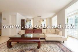 SAI KUNG Village House For Sale | Private Rooftop, Tasteful Renovation & 3 Bedrooms