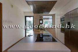 SAI KUNG Village House For Sale | Greenery View, Parking Nearby & 4 Bedrooms