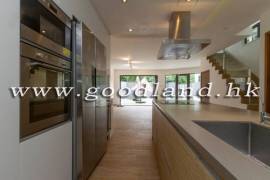SAI KUNG Village House For Sale | Greenery View, Parking Nearby & 4 Bedrooms