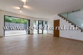 SAI KUNG Village House For Sale | Greenery View, Parking Nearby & 4 Bedrooms