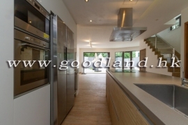 SAI KUNG Village House For Sale | Greenery View, Parking Nearby & 4 Bedrooms