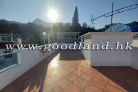SAI KUNG Upper Duplex Village House For Sale | Rooftop, Convenient Location & 3 Bedrooms