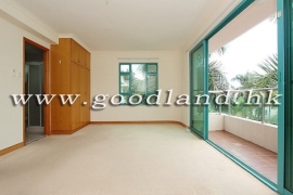 SAI KUNG Village House For Sale | Resort Style Living, Communal Pool & 5 Bedrooms