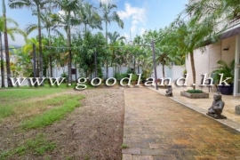 SAI KUNG Detached Village House For Sale and Rent | Close To Town, Huge Garden & Gate Parking