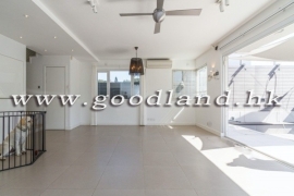 SAI KUNG Detached Village House For Sale | Deeded Garden, Gated Parking & Greenery View