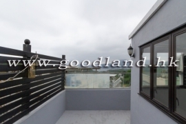 SAI KUNG Mid Level Village House For Sale | Two-Storey Home, Front Yard & 4 Bedrooms