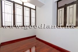 SAI KUNG Mid Level Village House For Sale | Two-Storey Home, Front Yard & 4 Bedrooms