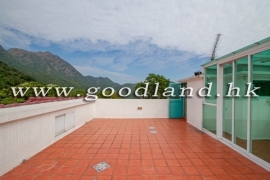 SAI KUNG Detached Village House For Sale | Garden, Parking Nearby & Green View