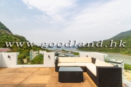 SAI KUNG Detached Village House For Sale | Sun-Filled, Parking Nearby & 5 Bedrooms