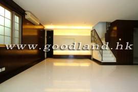 SAI KUNG Village House For Sale | Convenient Location, Lawn Garden & 4 Bedrooms