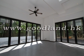 SAI KUNG Stand-Alone Village House For Sale | Huge Fenced Garden & Private Gate Parking