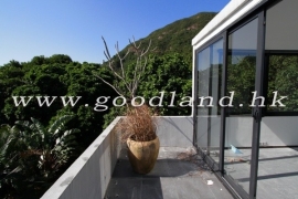 SAI KUNG Stand-Alone Village House For Sale | Huge Fenced Garden & Private Gate Parking