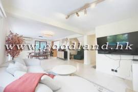 SAI KUNG Mid-Levels Village House For Sale | Garden, Well Maintained & 3 Bedrooms