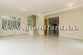 SAI KUNG Village House For Sale | Peaceful Location, Equipped Kitchen & 3 Bedrooms