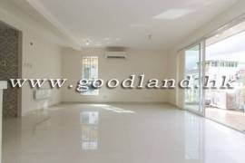 SAI KUNG Village House For Sale | Peaceful Location, Equipped Kitchen & 3 Bedrooms