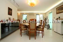 SAI KUNG Village House For Sale | Convenient Location, Lovely Garden & 3 En-Suites