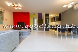 SAI KUNG Detached Village House For Sale | Quiet Greenery, Parking & 3 En-Suites