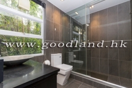 SAI KUNG Detached Village House For Sale | Quiet Greenery, Parking & 3 En-Suites