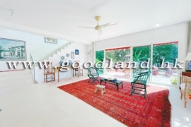SAI KUNG Village House For Sale | Sea and Greenery View, Front Yard & 3 Bedrooms