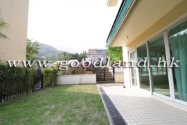 SAI KUNG Mid-Level Family House For Sale | Huge Fenced Lawn Garden & 4 Bedrooms
