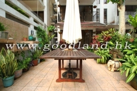 SAI KUNG Village House For Sale | Deeded Parking, Front and Back Yards & 3 En-Suites