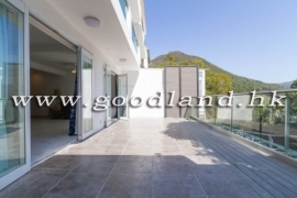 SAI KUNG Greenery Terrace Home For Sale | Near Main Road & Fully Equipped Kitchen