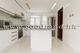 SAI KUNG Village House For Sale | Expat Community, Lawn Garden & Communal Pool