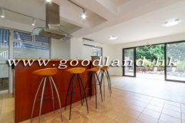 SAI KUNG Village House For Sale | Gated Community, Pool, Renovated & 4 Bedrooms