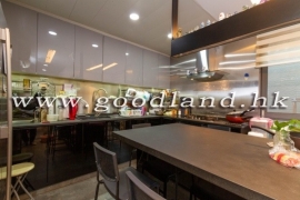SAI KUNG Village House For Sale | Near Town, Garden, 2 Parking Spaces & 4 Bedrooms