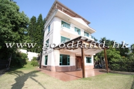 【Sai Kung Sought-After House for Sale】4-BR with Huge Lawn Garden & Pool