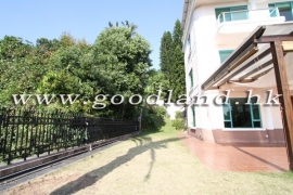 【Sai Kung Sought-After House for Sale】4-BR with Huge Lawn Garden & Pool
