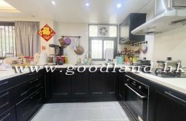 【Sai Kung Village House For Sale】3-BR 2-Suite Fenced Garden