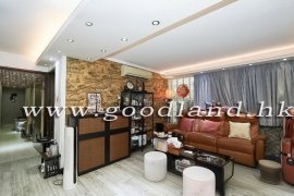 【Sai Kung Village House For Sale】3-BR 2-Suite Fenced Garden